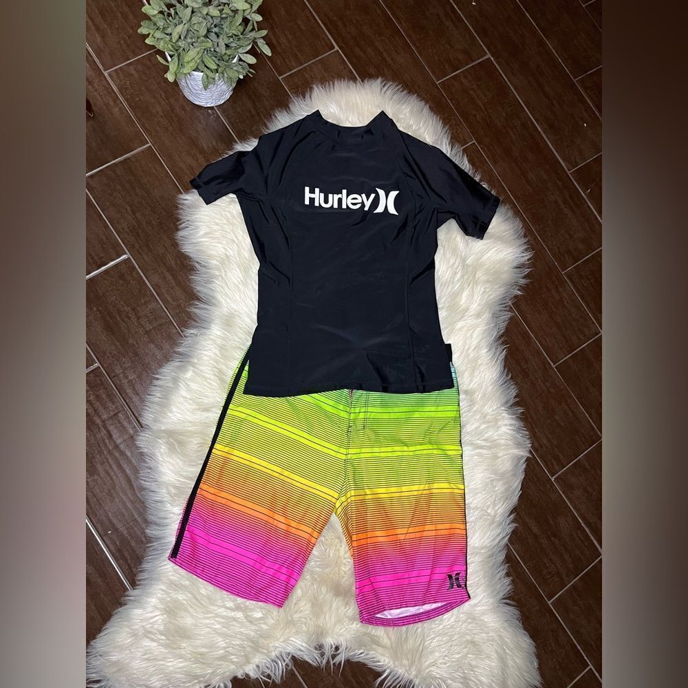 Hurley Kids Black Rash Guard and Multicolor Swim Shorts Set sz small/29